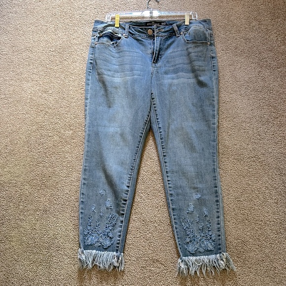 One 5 One Denim Jean Flower Embroidery and fringe at hem - Picture 10 of 11